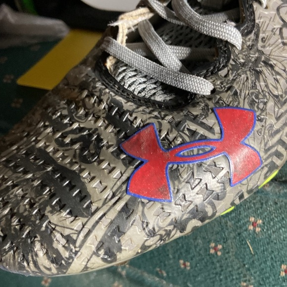 Under Armor cleats lightly worn check cleats and inside Size 11 - Picture 6 of 10
